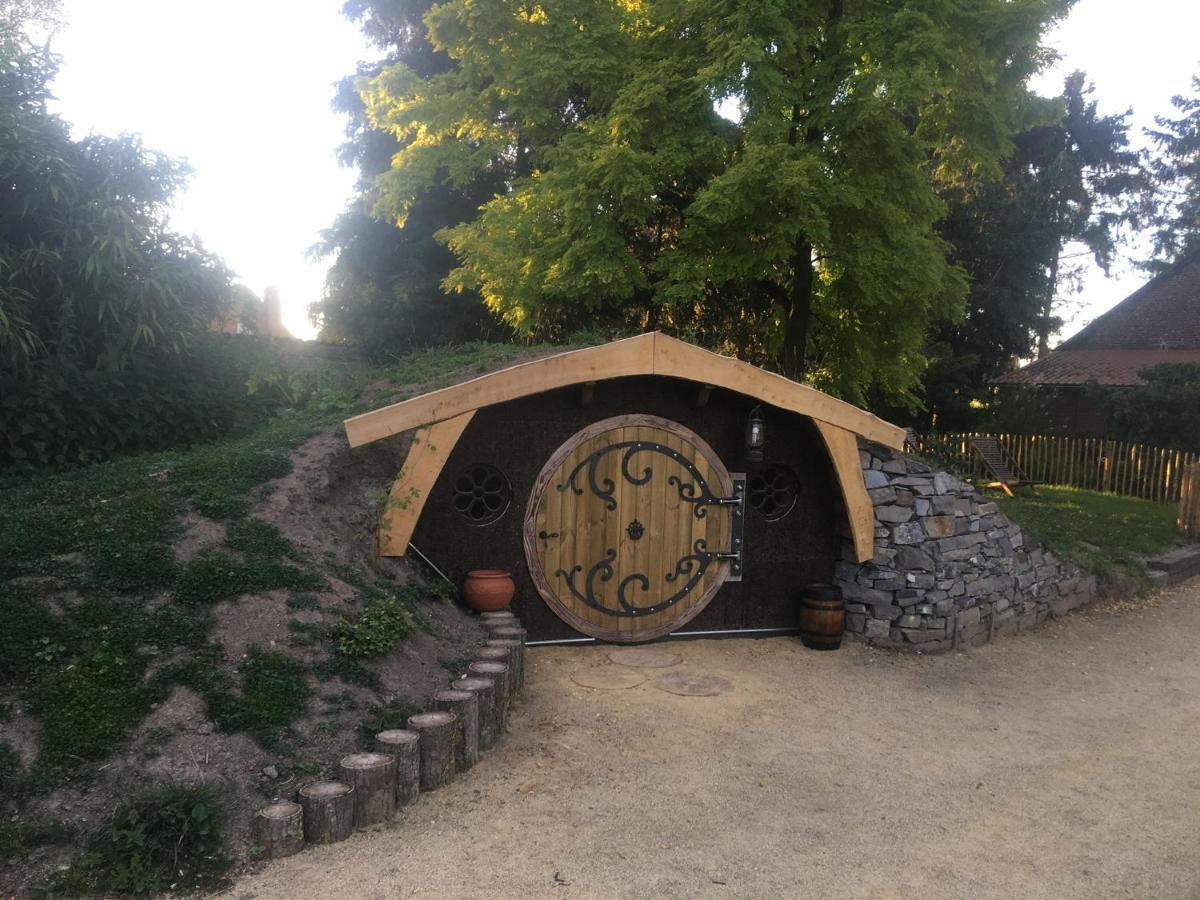 Domaine De Carnin Hotel Beloeil Exterior foto
